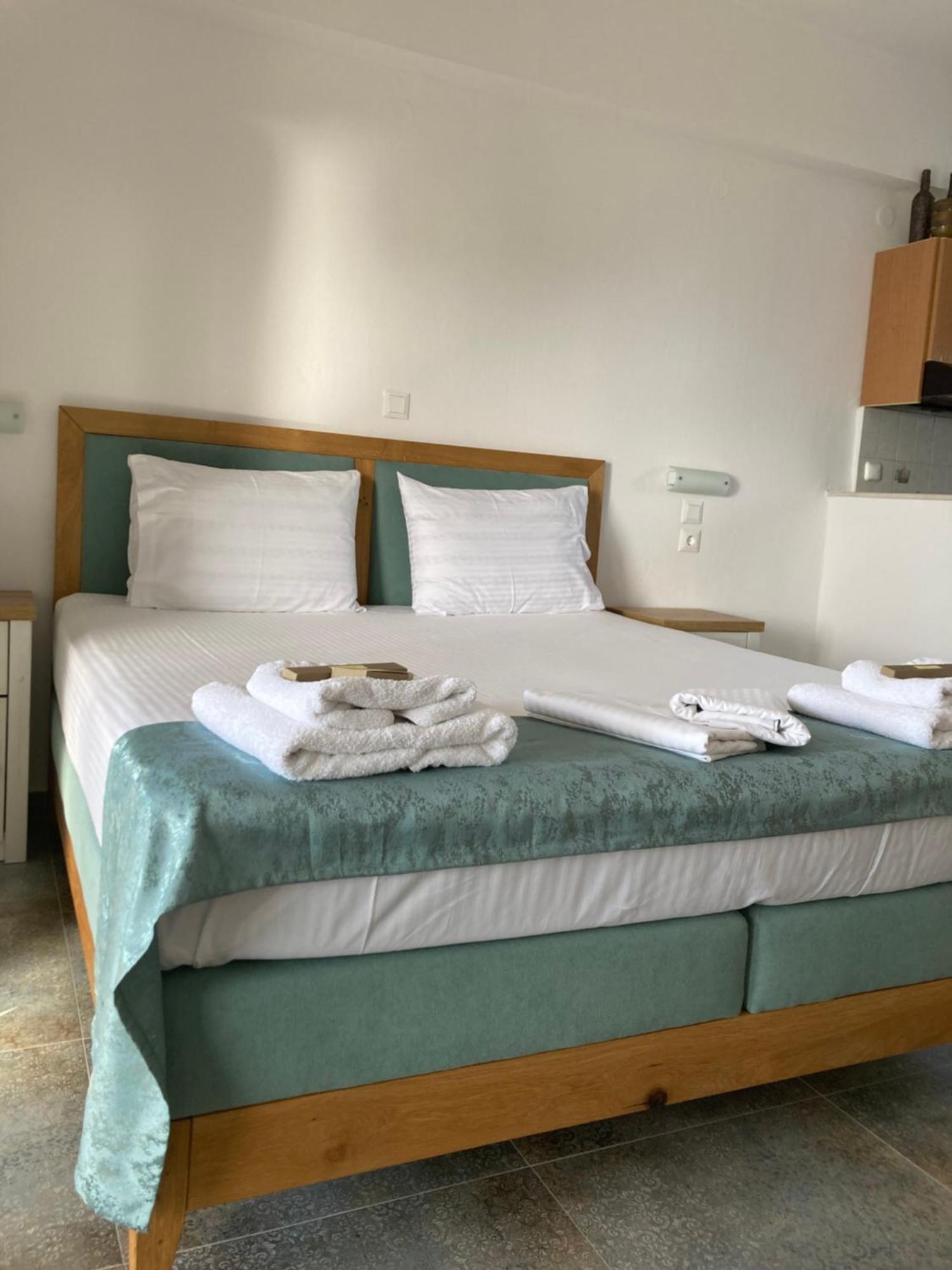 Marianna Sea View Afitos Apartment Екстериор снимка