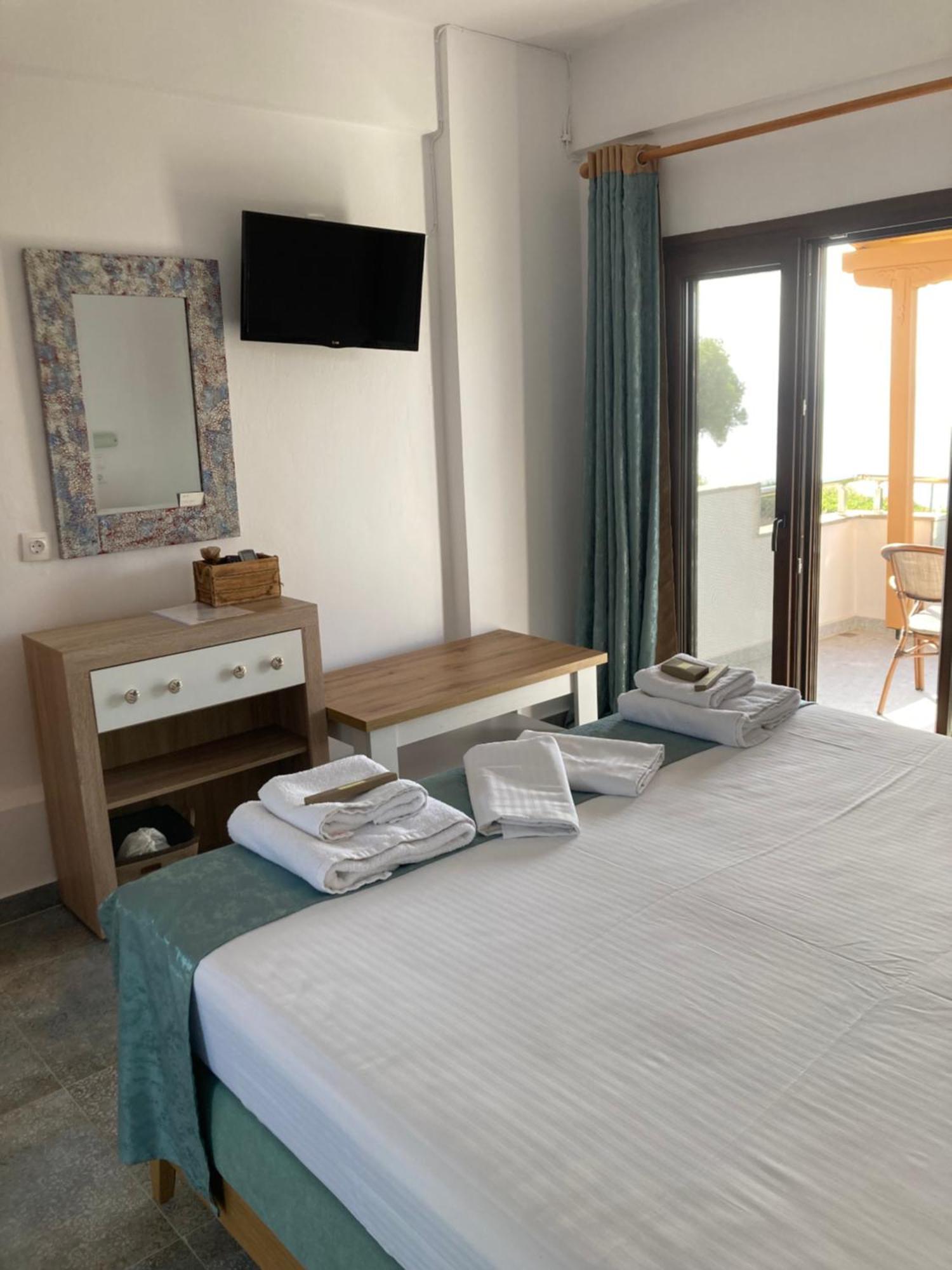 Marianna Sea View Afitos Apartment Екстериор снимка