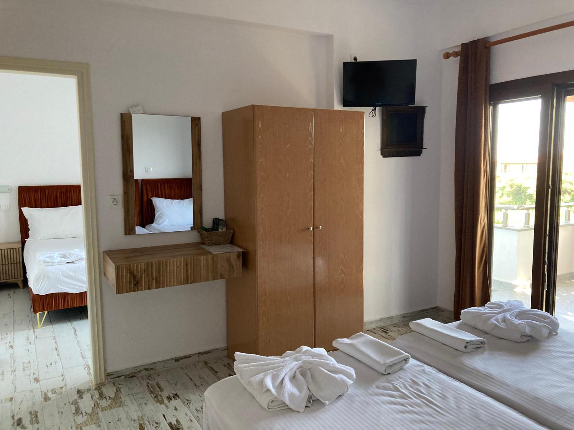 Marianna Sea View Afitos Apartment Екстериор снимка