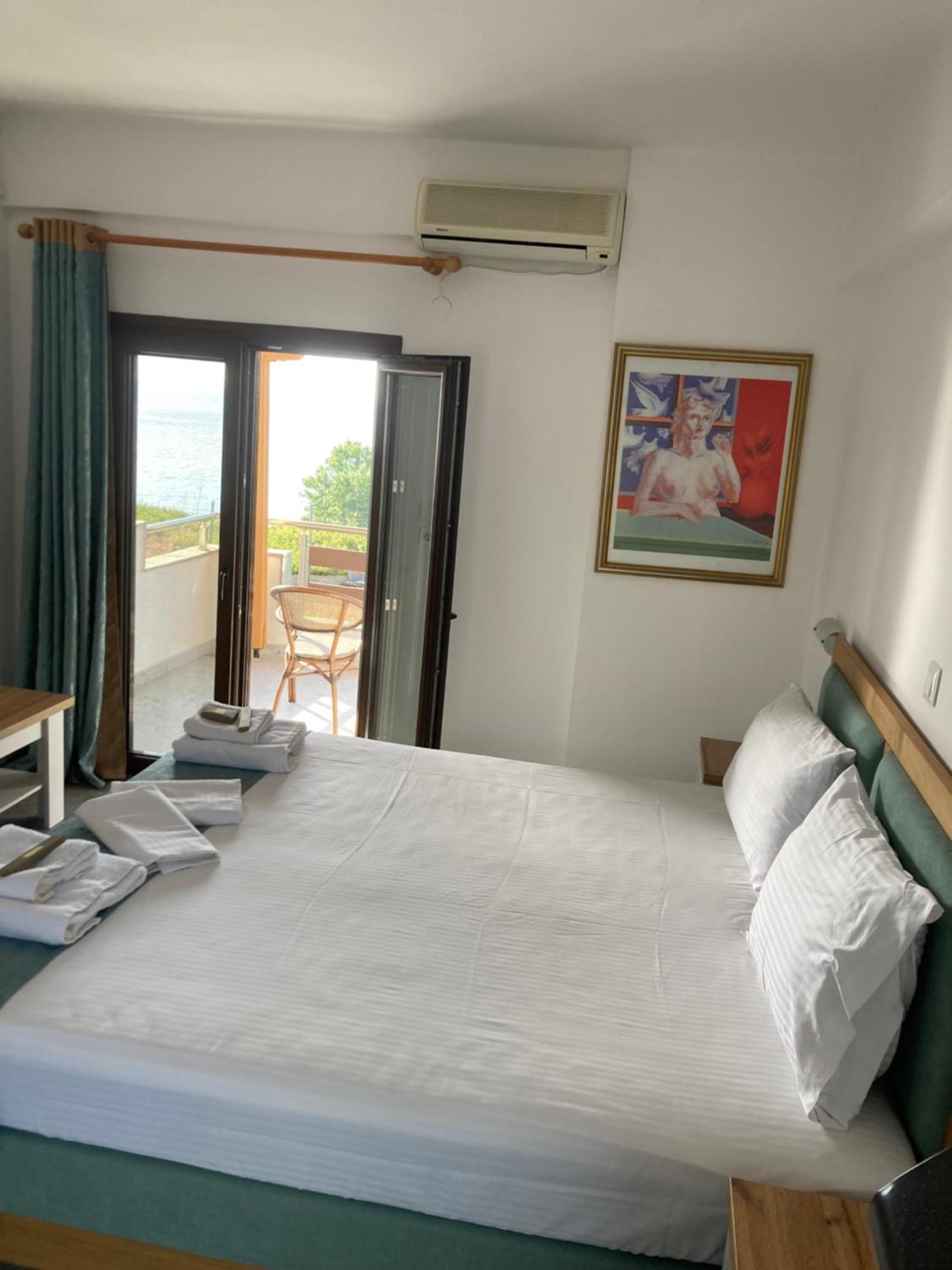 Marianna Sea View Afitos Apartment Екстериор снимка