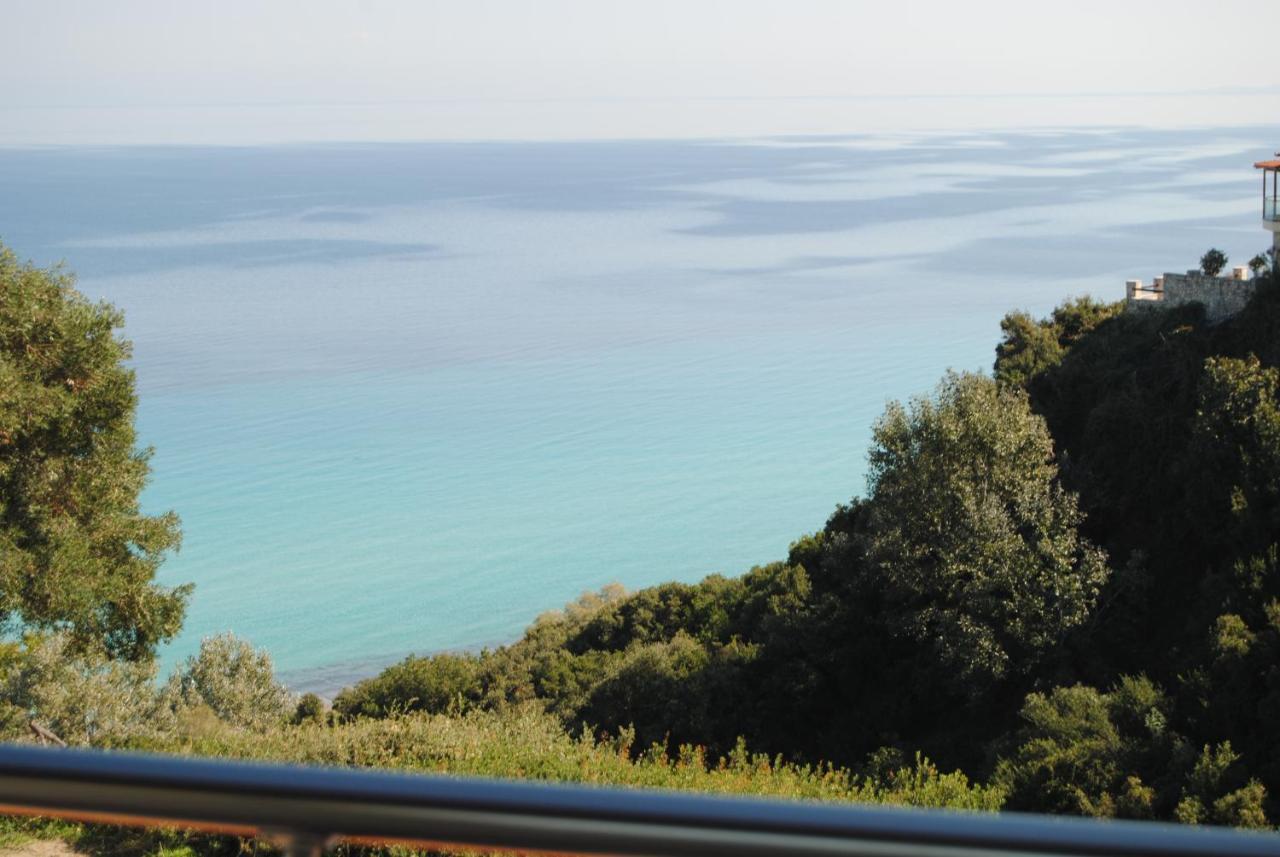 Marianna Sea View Afitos Apartment Екстериор снимка
